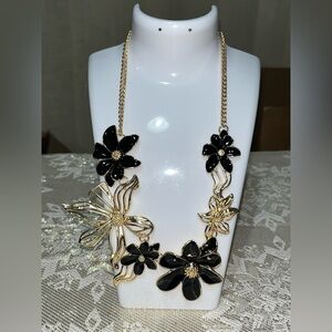 Black & Gold Floral Statement Necklace NEW!